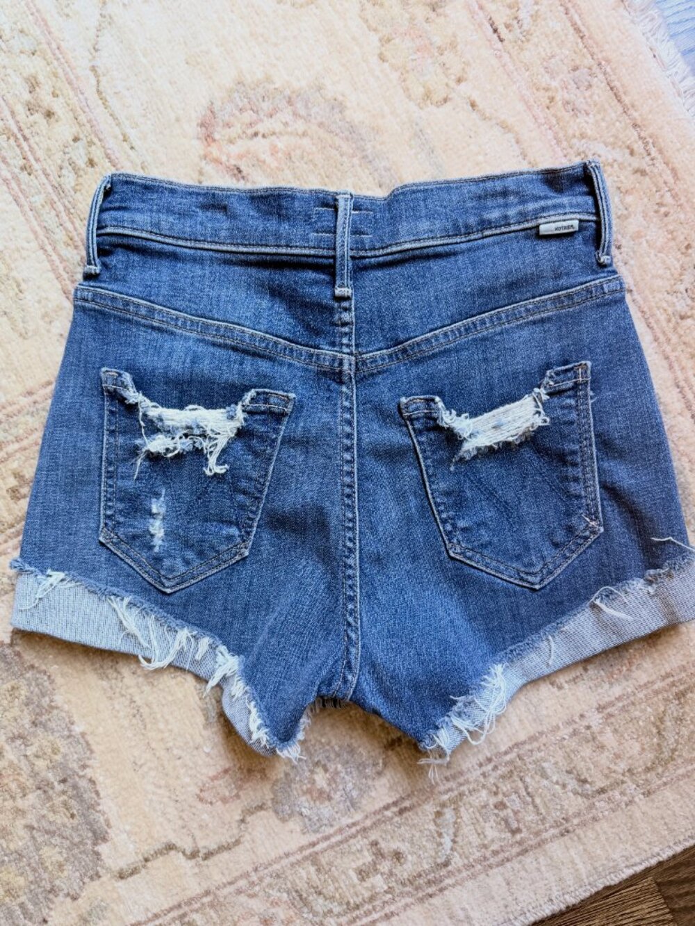 MOTHER High Waisted Rascal Slit Flip Chew Short - Off Duty - Size 25 - Picture 4 of 8